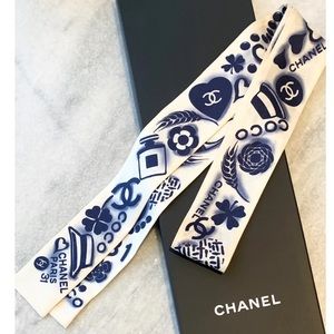 Chanel White & Blue Twilly Neck Scarf